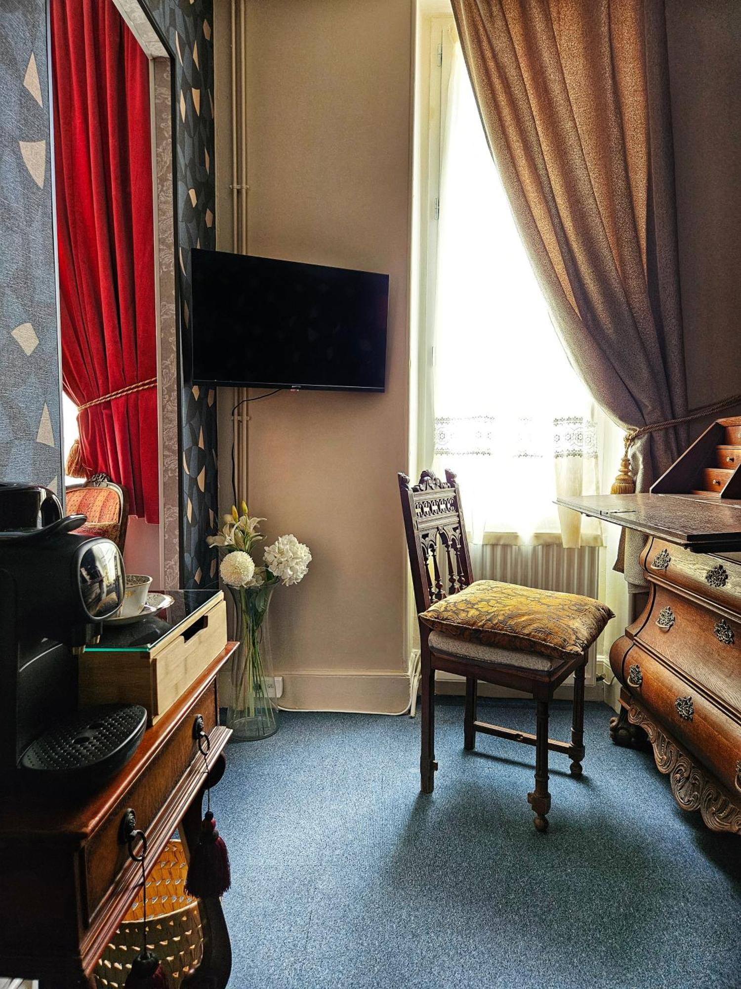 L'Entree Chambres D'Hotes Bar & Restaurant Кастийонес Экстерьер фото